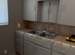 601 N I St APT 7, Tulare, CA 93274