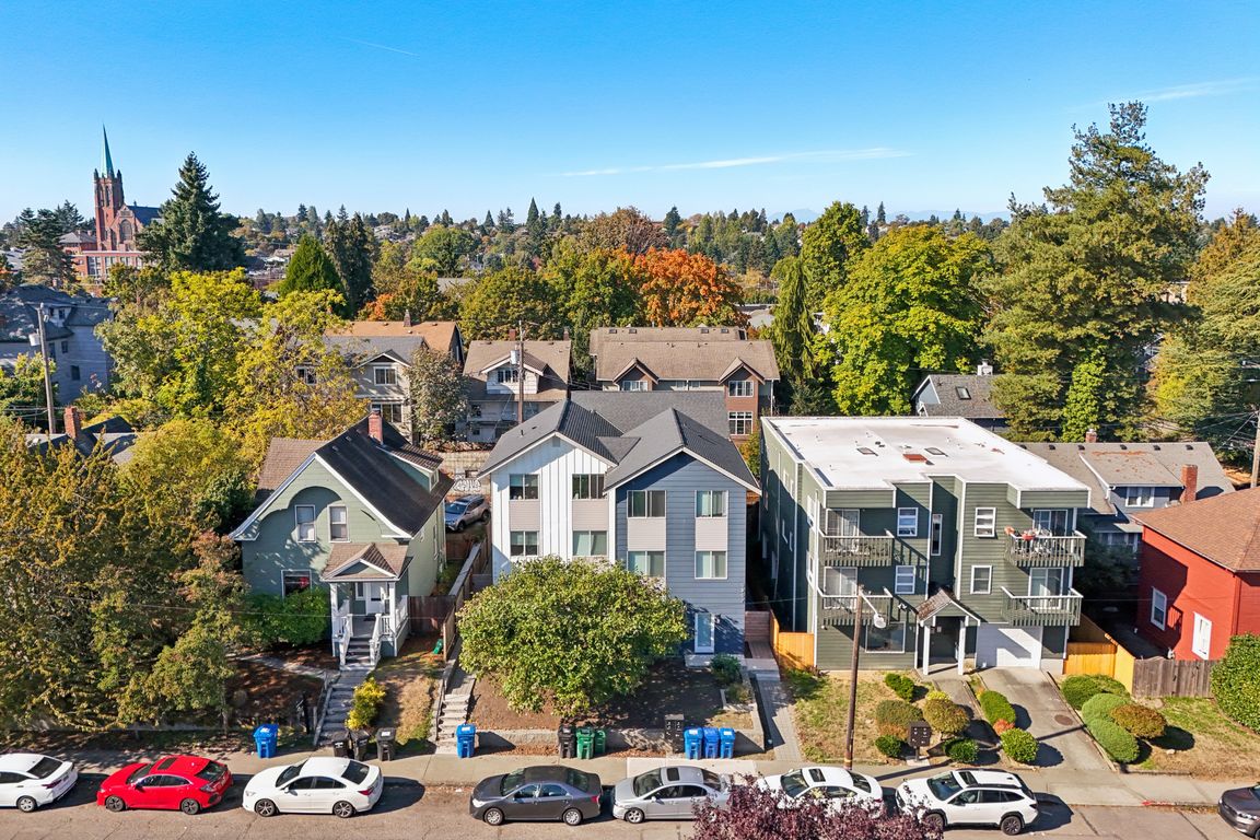 Brooklyn Ave-S0810-032.jpg