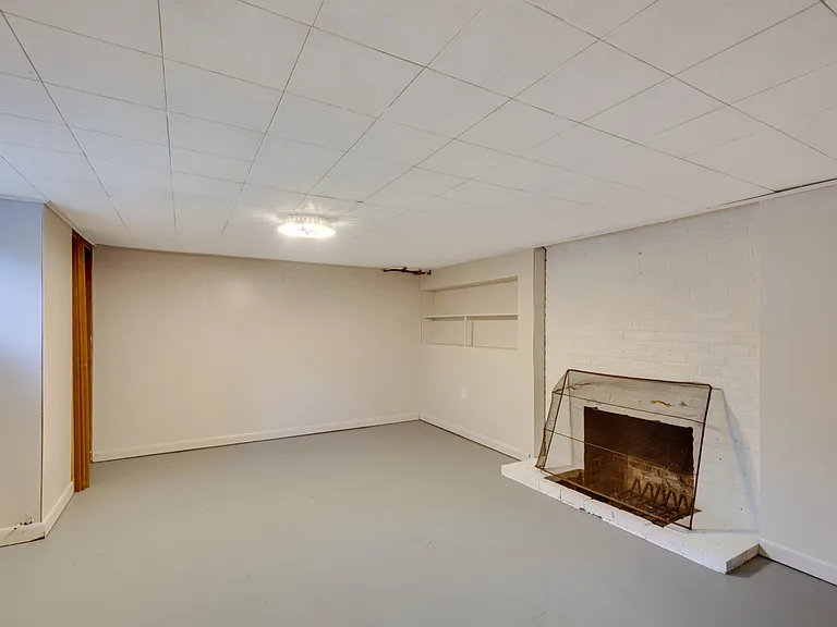 215 Blue Hill Dr — Photo 29