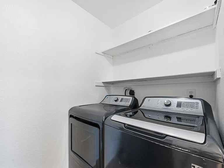 633 Rose Garden Dr #2 — Photo 7