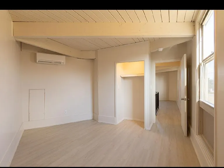 4301 Harriet St — Photo 13