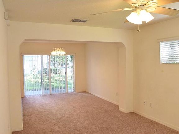 5th image of 3012 Amber Oak Dr