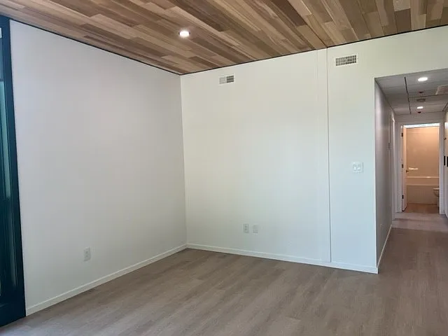 4769 Belmont Avenue — Photo 2