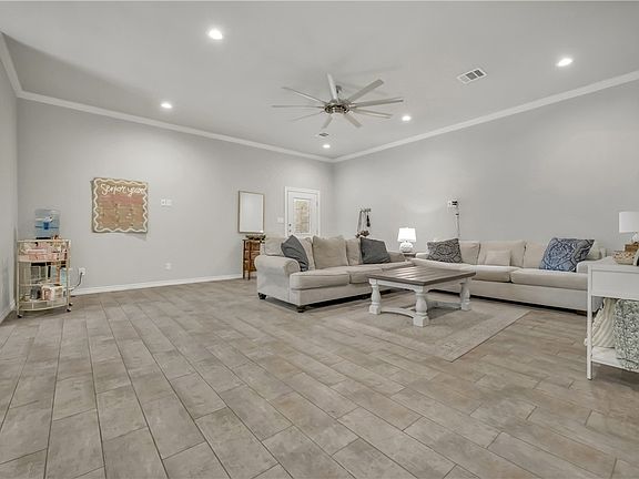 5th image of 3629 Kenyon Dr