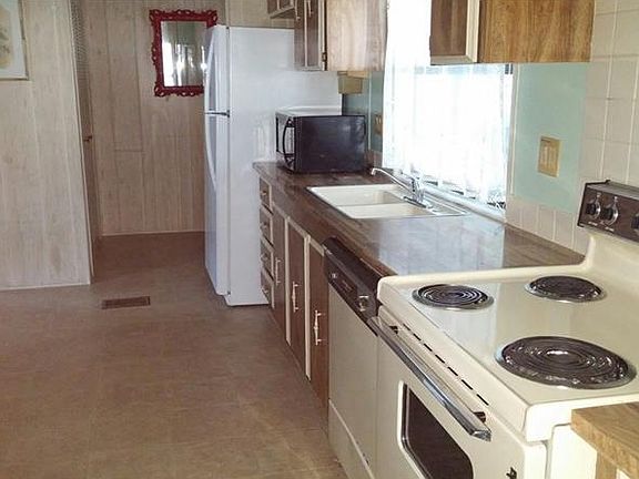 3rd image of 28535 Helena Run Dr
