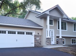 2655 English St N, Maplewood, MN 55109