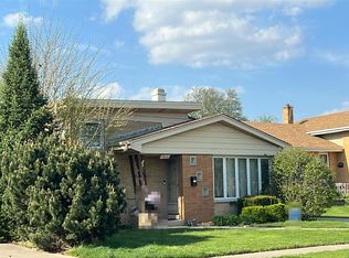 10640 Preston St, Westchester, IL 60154
