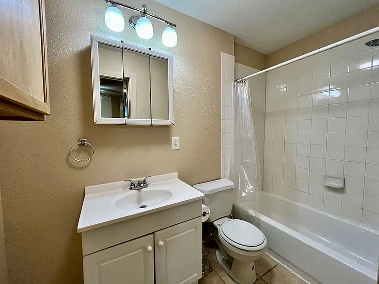 301 Amarillo St — Photo 5