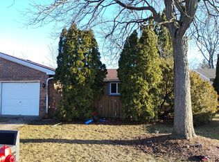 144 Meadows Cir, Crown Pt, IN 46307