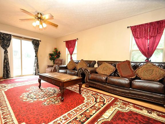 5th image of 7885 Fairfax Loop Dr