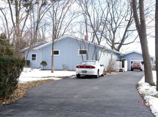 433 Flanders Ln, Grayslake, IL 60030