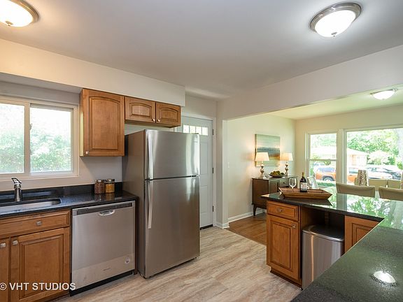 5th image of 9527 Kostner Ave