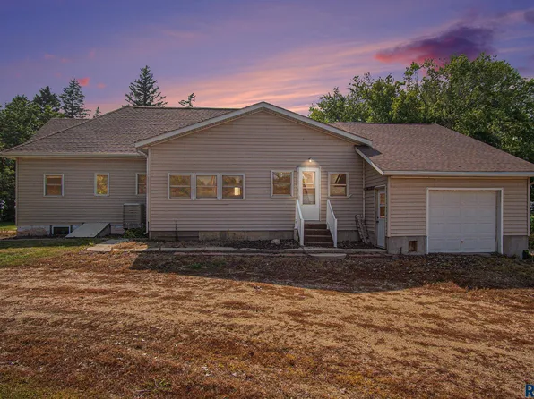 1904 81st St, Woodstock, MN 56186