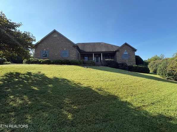210 Red Grouse Dr, Lenoir City, TN 37772