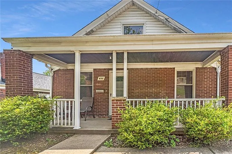 Building Photo - 832 Rockwood Ave