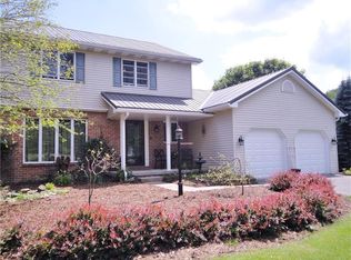 510 Hemlock Trl, Grove City, PA