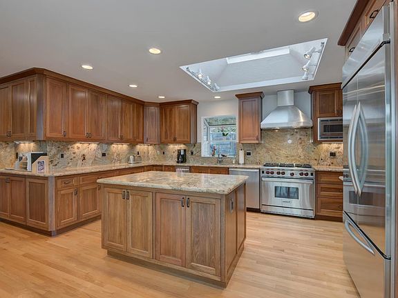 4th image of 19750 Little Brook Dr