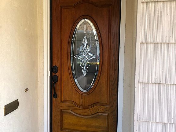 2nd image of 5342 Camellia Ave