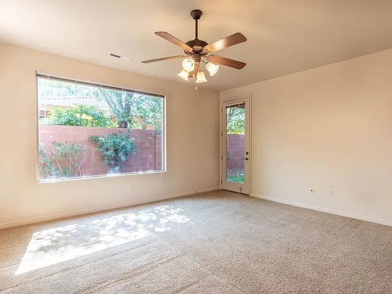 253 S 260 W — Photo 17