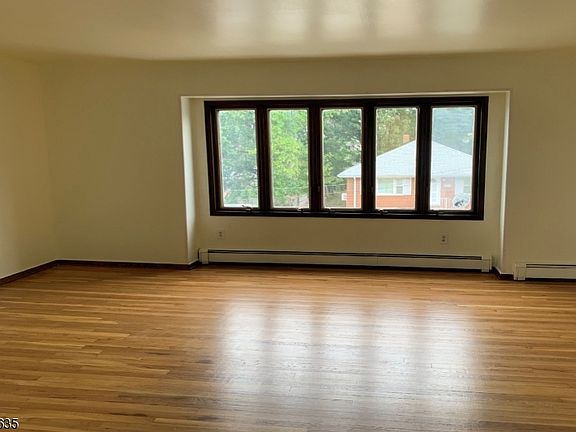 4th image of 181 Hendel Ave Floor 2