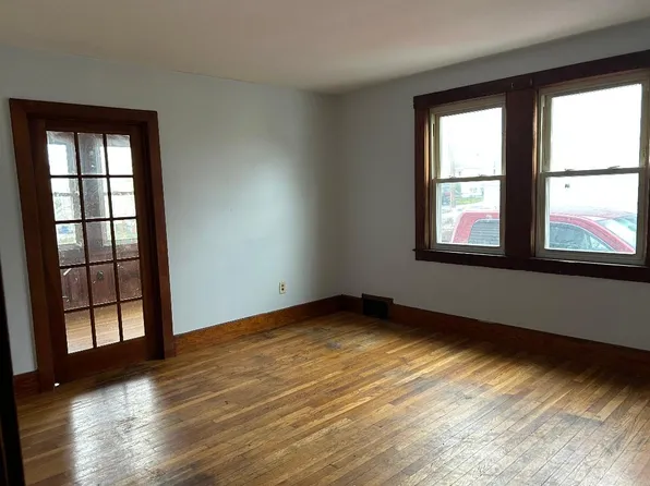 30 Saint John Ave, Norwood, MA 02062