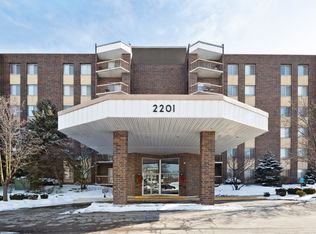 2201 S Grace St APT 104, Lombard, IL 60148