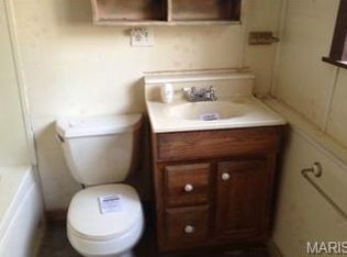 9044 Waterfall Dr, Hillsboro, MO 63050