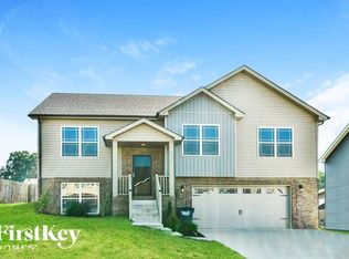 1337 Harmon Ln, Clarksville, TN 37042