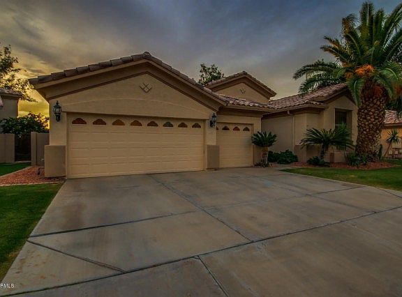 4th image of 3540 S Meadows Dr