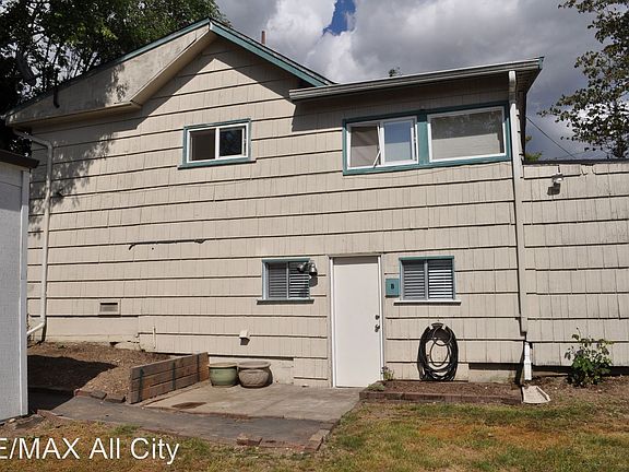 5th image of 15245 9th Ave SW #B