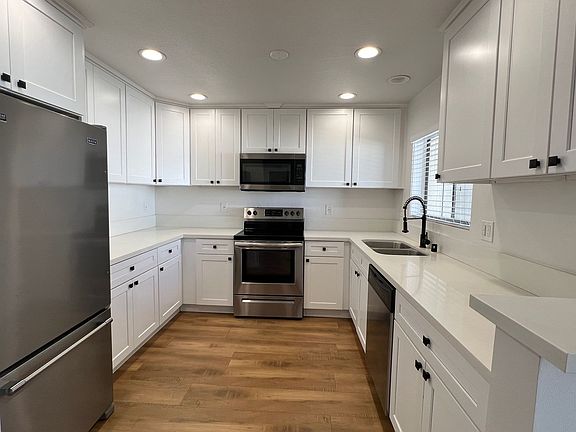 2nd image of 1518 E 3rd St APT 33