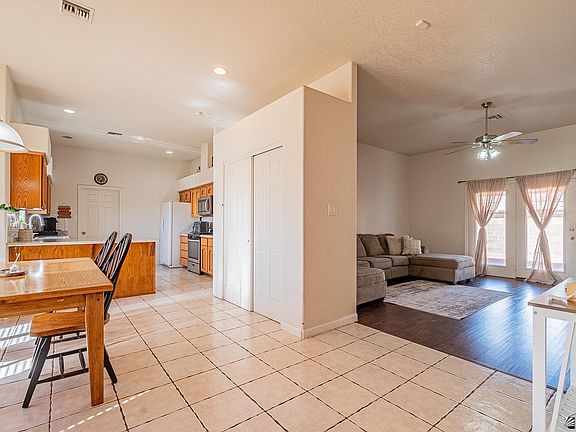 3rd image of 10556 E 38th St