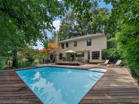 2nd image of 4133 Shore Crest Dr