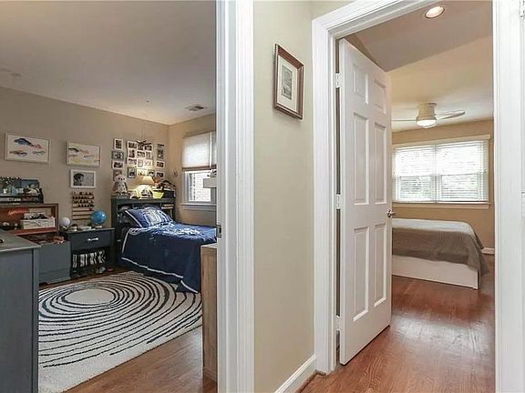 5th image of 428 Westover Ave