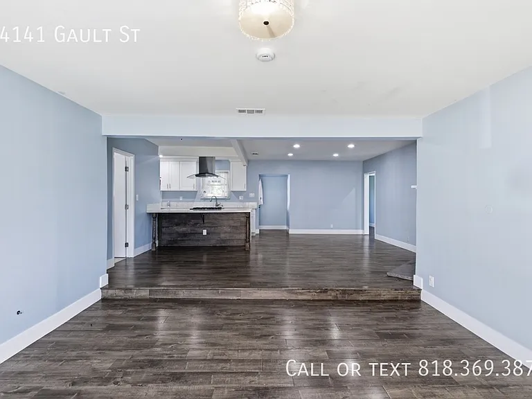 14141 Gault St — Photo 12
