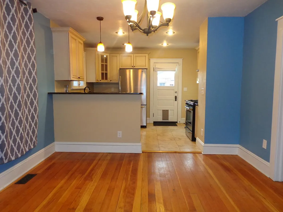 2 bed, 800 sqft, $2,950 — Photo 2