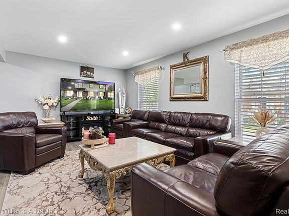 4th image of 8948 Shawn Dr