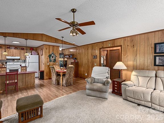 5th image of 85 Hillcrest Rd