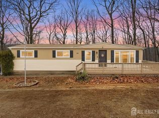 23 Mark Dr, High Bridge, NJ 08829