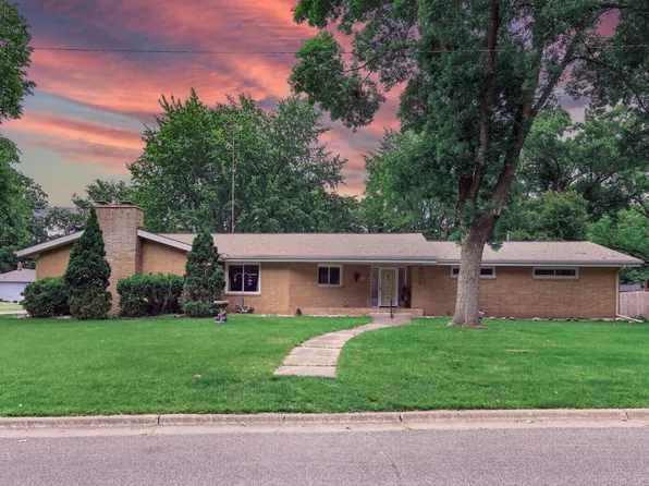 755 3rd Ave NW, Milaca, MN 56353