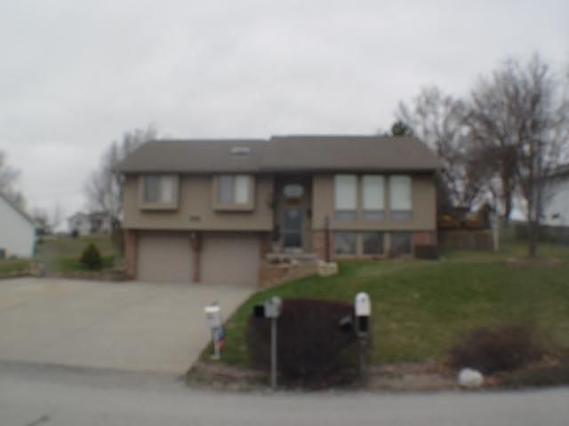 1st image of 935 Beaver Lake Blvd