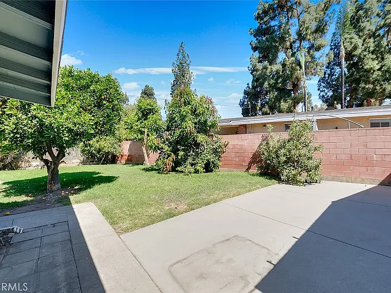 1027 N Greer Ave — Photo 27