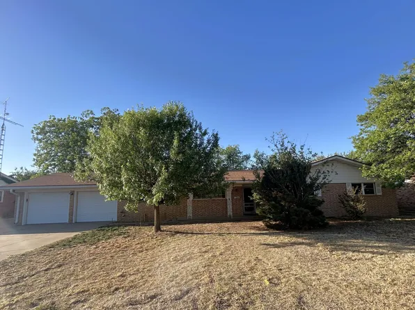 2704 W 16th St, Plainview, TX 79072