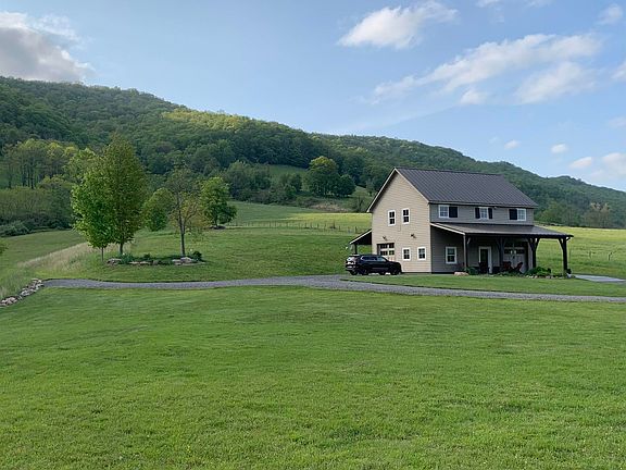 2nd image of 428 Blue Grass Ln