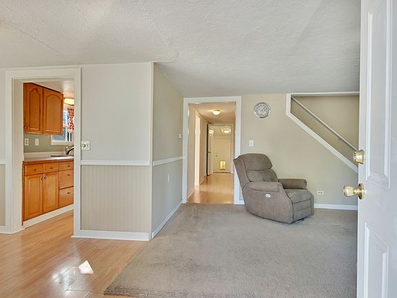 2nd image of 312 Tacoma Blvd S