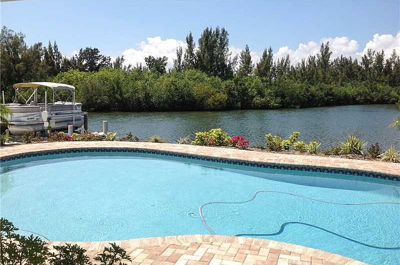 1st image of 713 Shore Dr