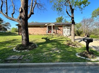 303 N Caesar St, Ennis, TX 75119