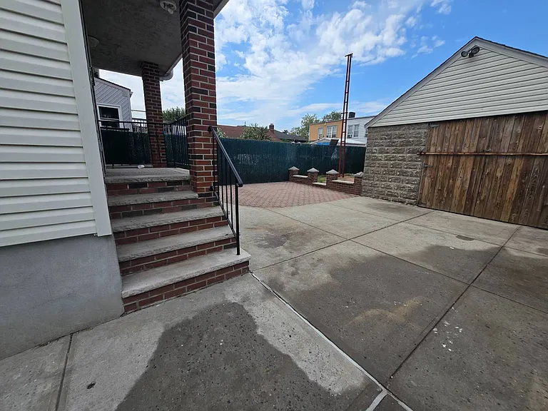 72-29 66th Rd #WHOLE HOUSE — Photo 26