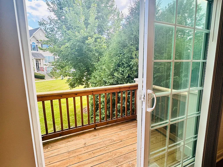 61 Melrose Ct — Photo 17