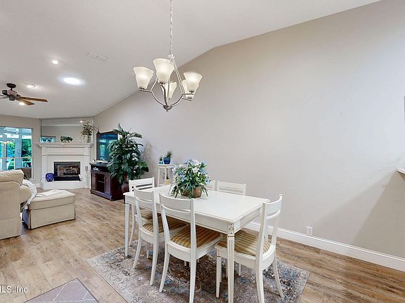5th image of 84 FOX VALLEY Drive